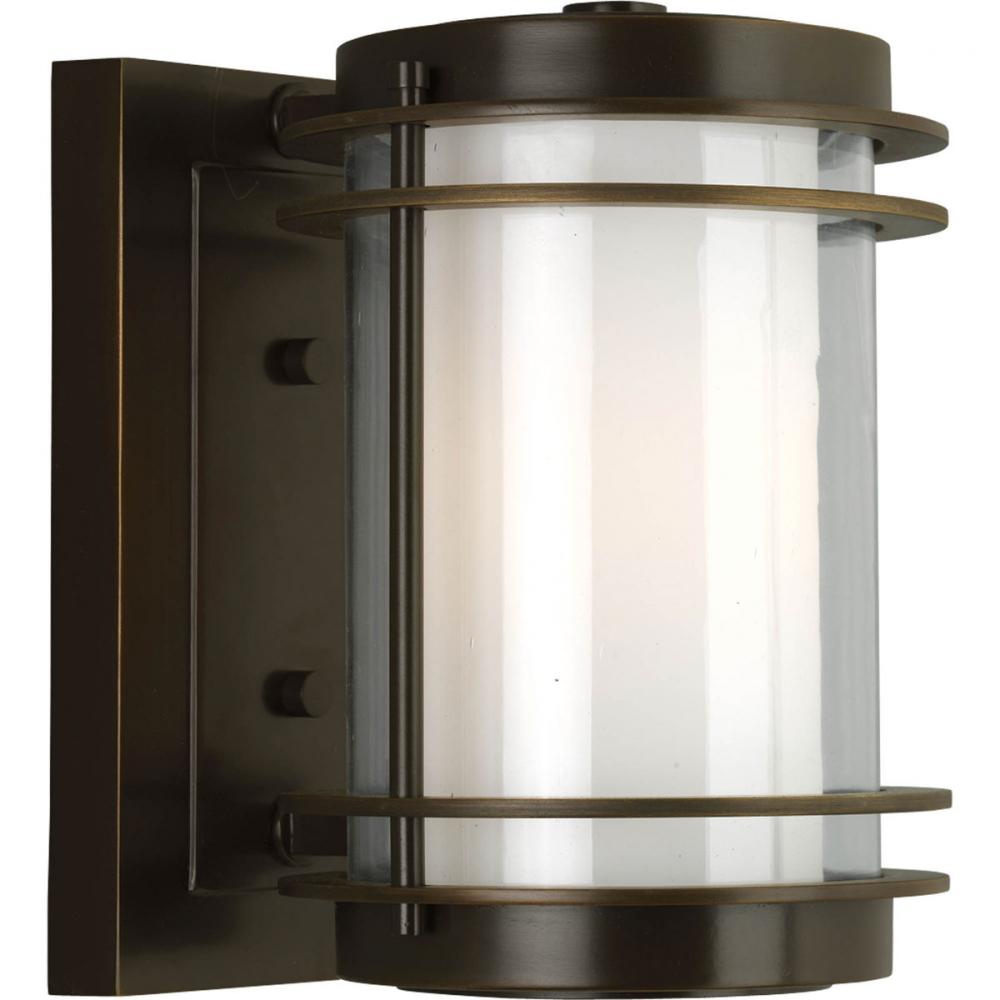 P5895-108 1-100W MED SMALL WALL LANT